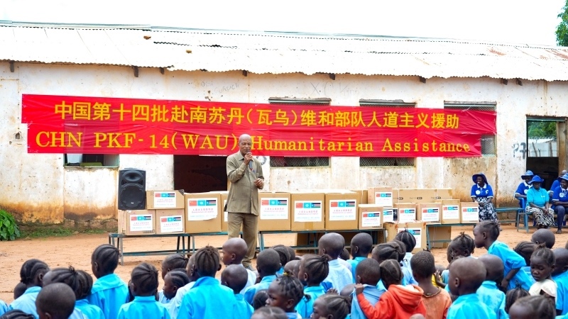 當?shù)卣砀屑ぶ袊俦?。王軍杰攝