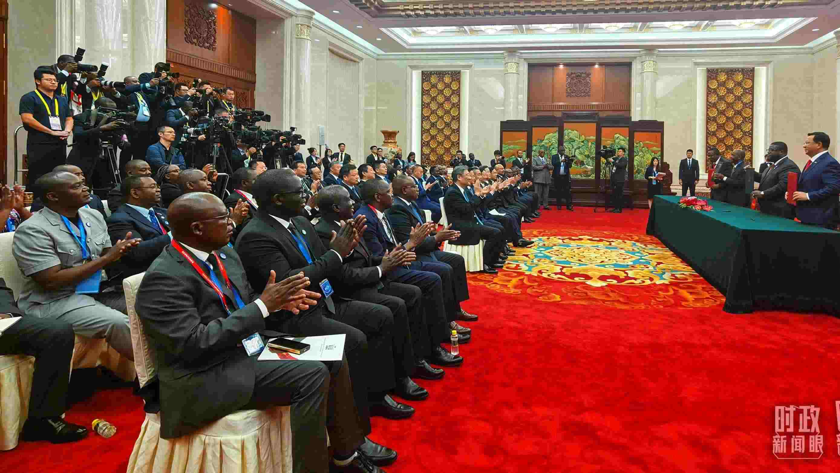 《坦贊鐵路激活項(xiàng)目諒解備忘錄》簽署現(xiàn)場(chǎng)。（總臺(tái)央視記者曹亞星拍攝）