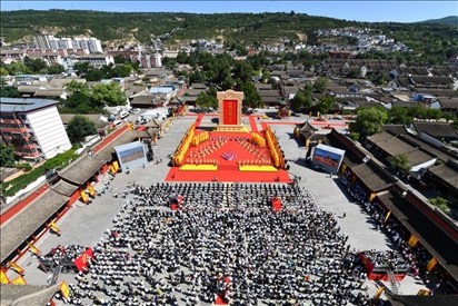 公祭伏羲大典現(xiàn)場。新華社發(fā)（周文濤 攝）