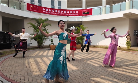 舞蹈《美麗中國》。內(nèi)圖大學(xué)孔子學(xué)院供圖