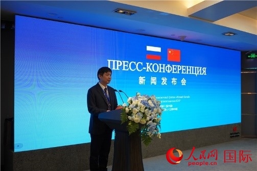 中共吉安市委宣傳部部長李瑞峰在《新中國》新聞發(fā)布會上致辭。人民網(wǎng) 褚夢琦攝