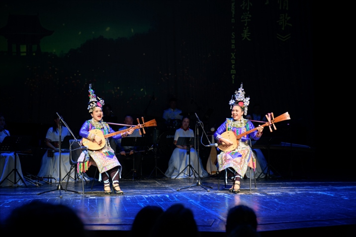 歌曲《月下情歌》。傅永山 攝