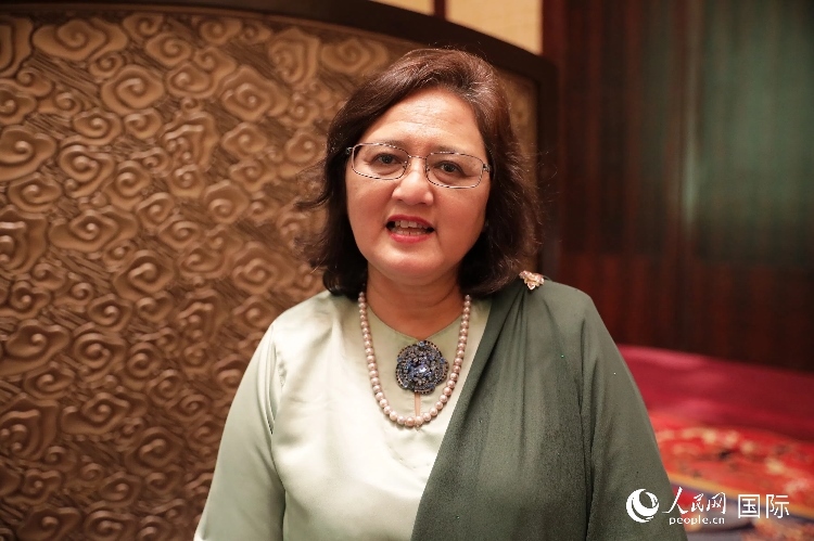 馬來(lái)西亞高教部高教司司長(zhǎng)阿茲琳達(dá)接受人民網(wǎng)采訪。人民網(wǎng) 王婧攝