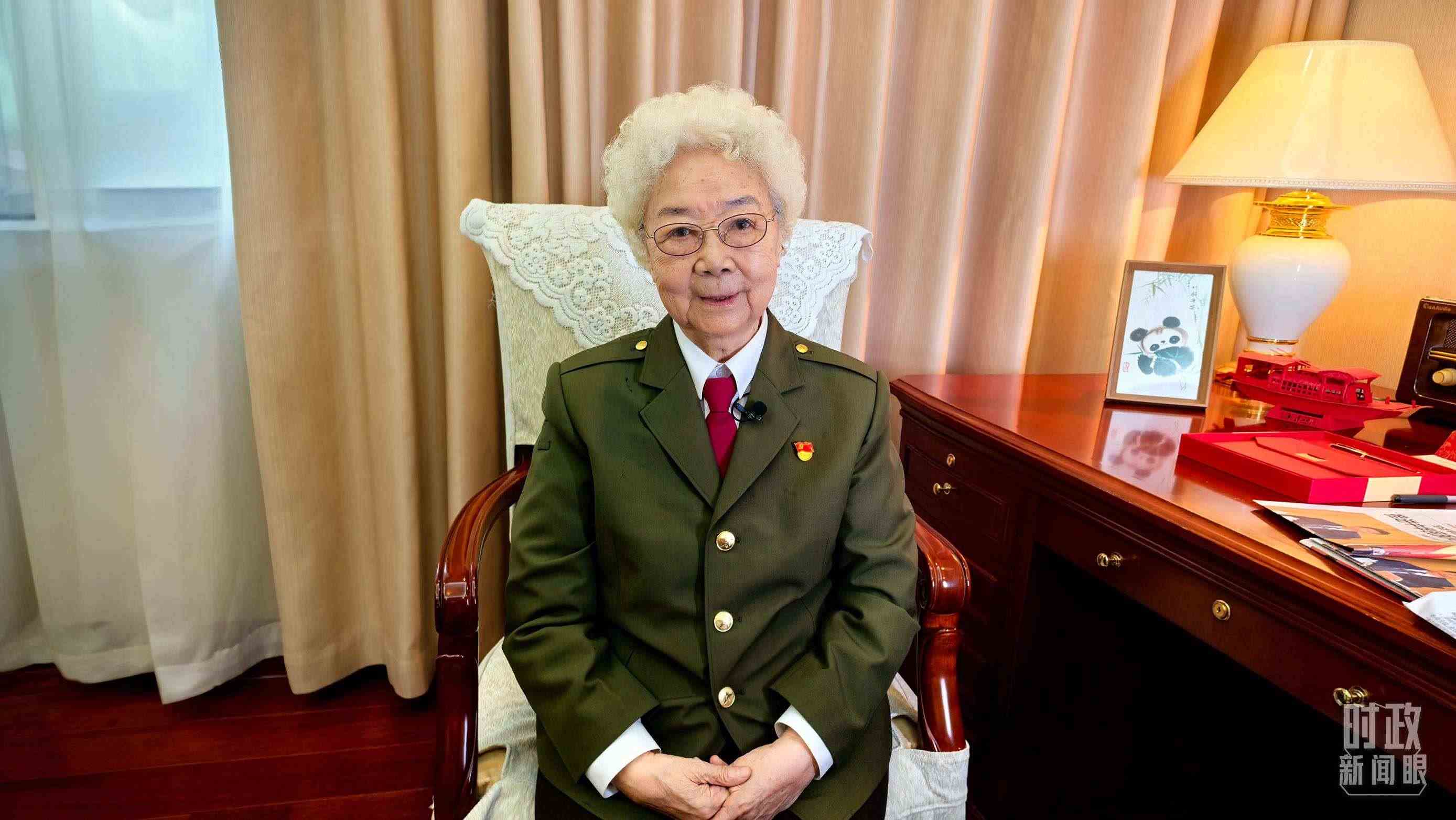 “人民藝術(shù)家”國(guó)家榮譽(yù)稱(chēng)號(hào)獲得者田華。（總臺(tái)央視記者史偉拍攝）