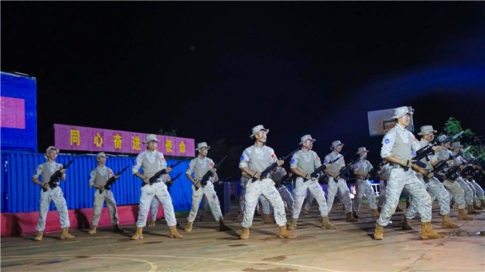 刺殺操展示氣勢(shì)沖天。孫千攝