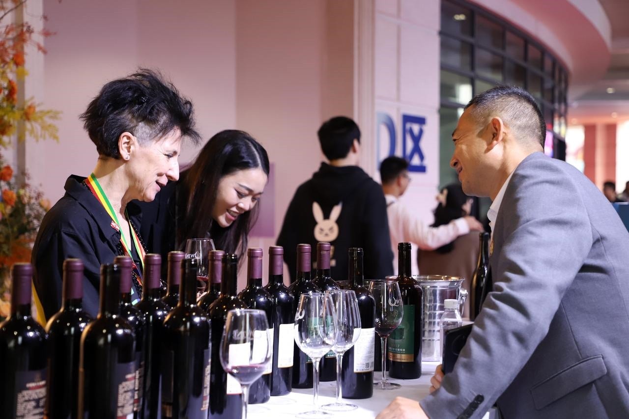 第五屆華僑進(jìn)口商品博覽會(huì)在浙江青田開幕。新華社記者 張曉潔 攝