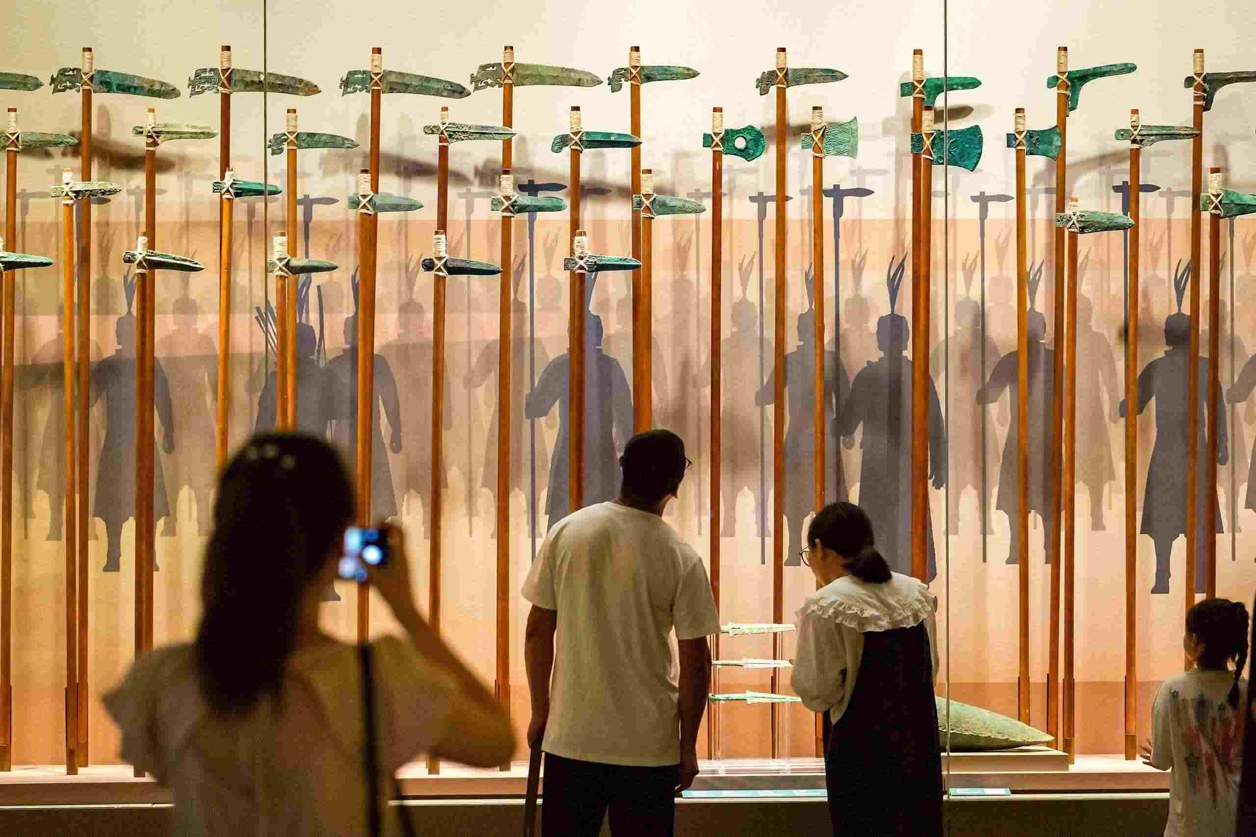 △2024年8月25日，游客在河南省安陽(yáng)市殷墟博物館參觀。