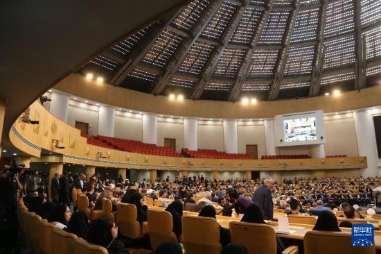 這是10月7日在伊朗首都德黑蘭拍攝的第七屆聲援巴勒斯坦兒童和青少年國(guó)際會(huì)議現(xiàn)場(chǎng)。新華社記者 沙達(dá)提 攝