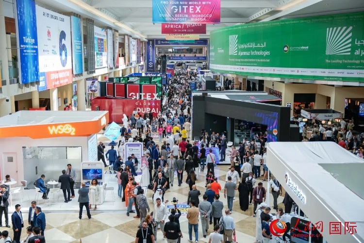 迪拜世界貿(mào)易中心場(chǎng)館內(nèi)一角。人民網(wǎng) 塔里克·易卜拉欣攝