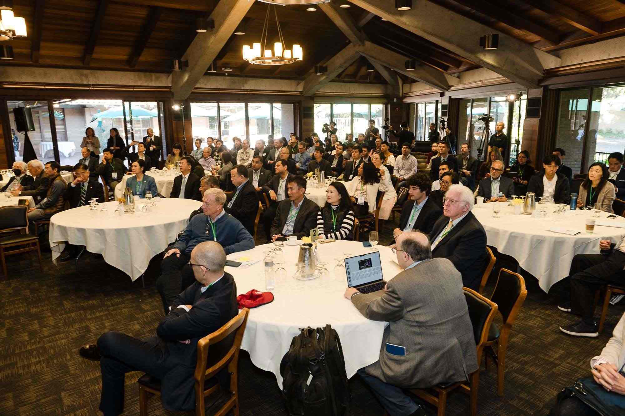 峰會現(xiàn)場。馮超攝