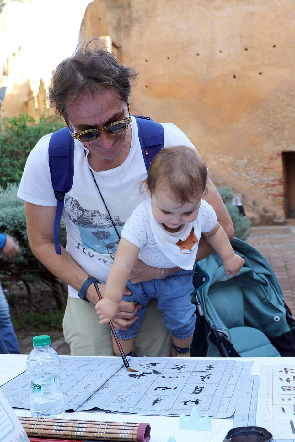 小小書法家。拉巴特中國文化中心供圖