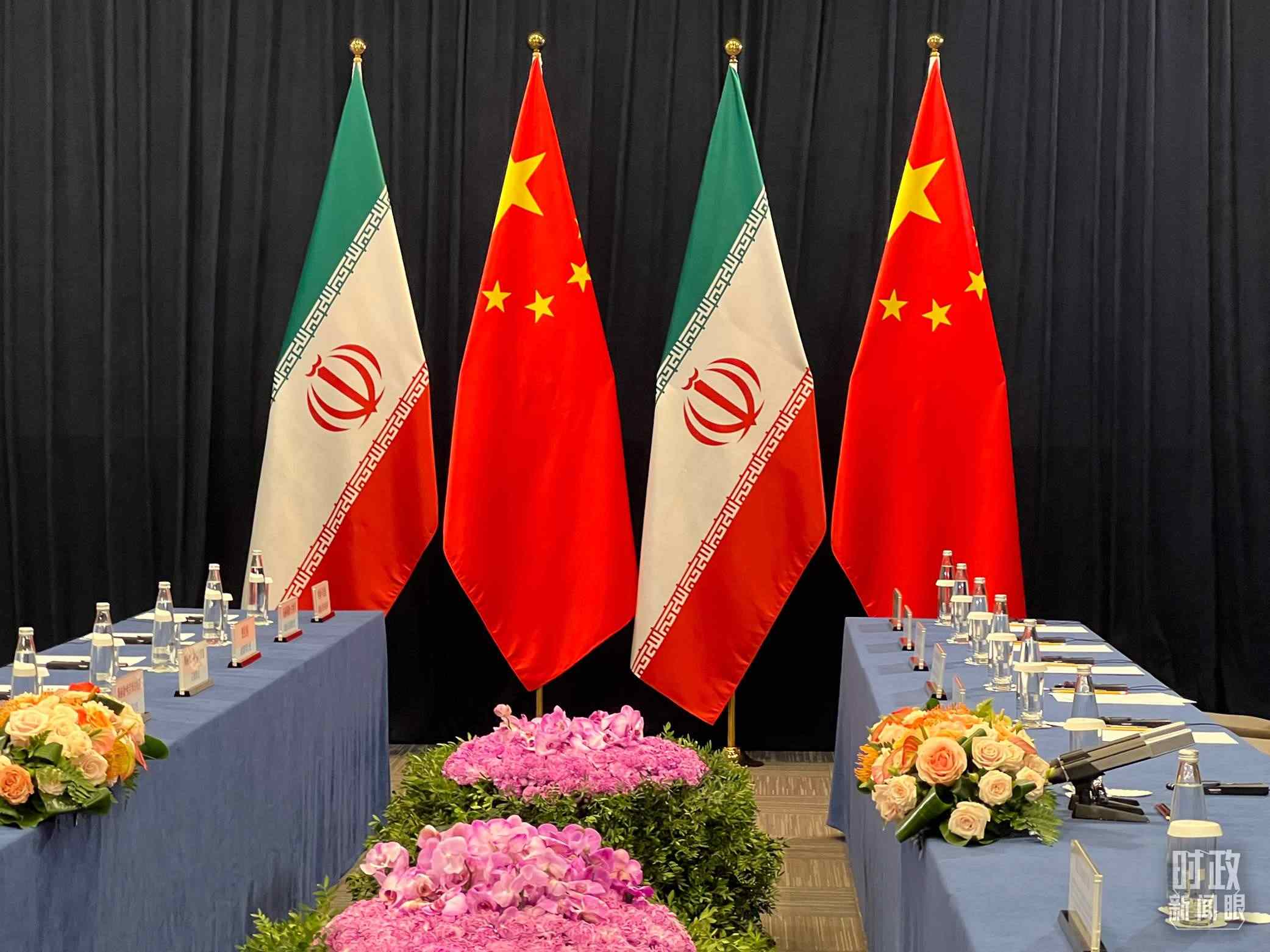 △ 中伊領(lǐng)導(dǎo)人會(huì)見開始前的現(xiàn)場(chǎng)。（總臺(tái)央視記者楊新禹拍攝）