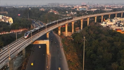 印度北部的軌道交通將自德里到密拉特的車(chē)程，從3-4小時(shí)縮短至約1小時(shí)