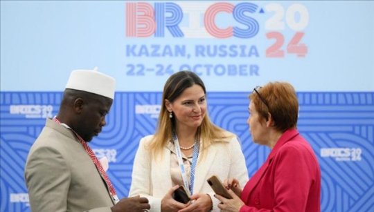 金磚國(guó)家領(lǐng)導(dǎo)人第十六次會(huì)晤期間，新聞?dòng)浾咴趪?guó)際新聞中心工作