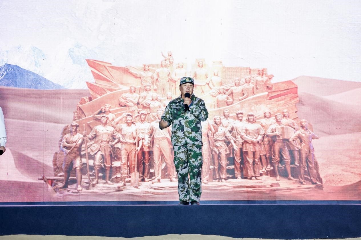 馬軍武在“何以中國·五星出東方”網(wǎng)絡(luò)主題宣傳活動(dòng)現(xiàn)場(chǎng)演講。人民視頻供圖