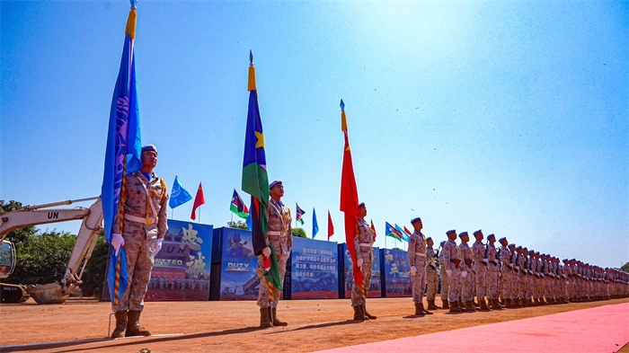 授勛官兵莊嚴列隊。王軍杰攝