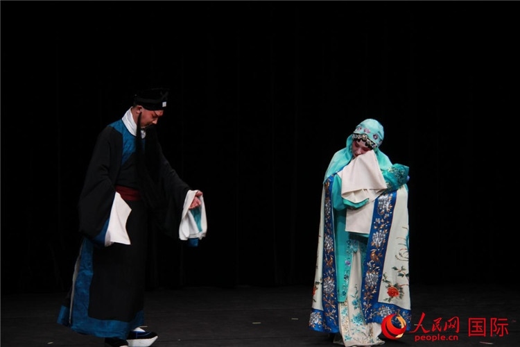 《趙氏孤兒》演出劇照。人民網(wǎng)記者 尚凱元攝