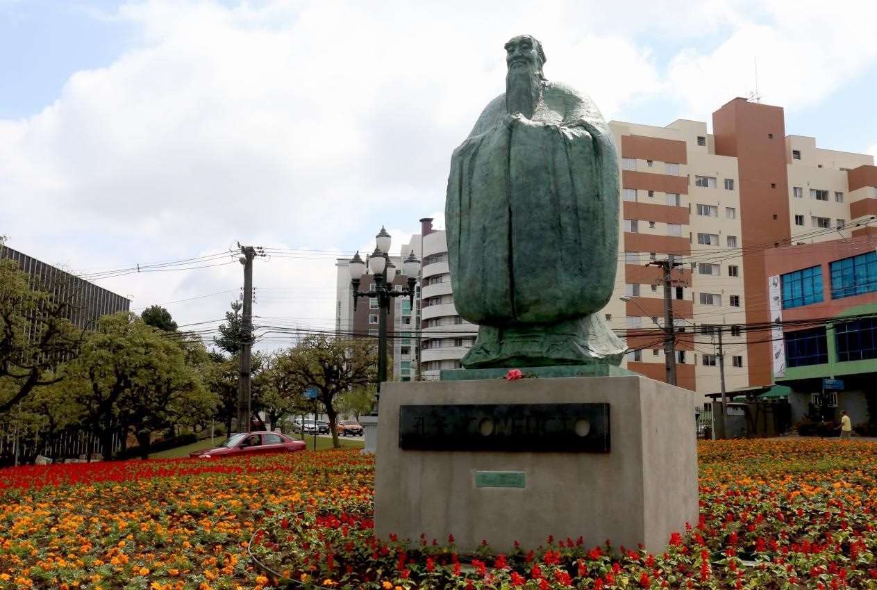 2017年，吳為山雕塑《孔子》立于巴西庫里蒂巴市，該廣場被永久命名為“中國廣場”。中國美術(shù)館供圖