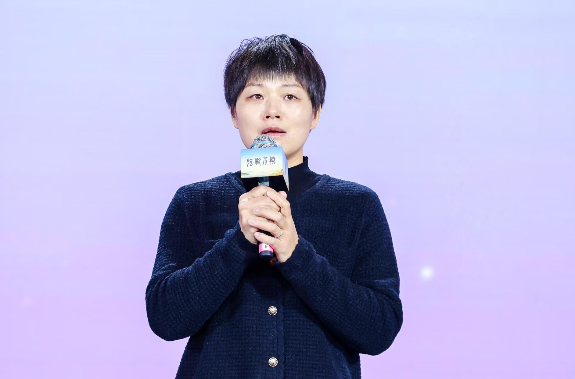 “中國好人”欒留偉妻子薛巧艷。人民視頻供圖。