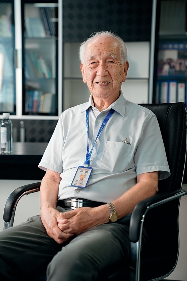 2024年8月，佐佐木俊一在深圳接受本刊記者采訪。