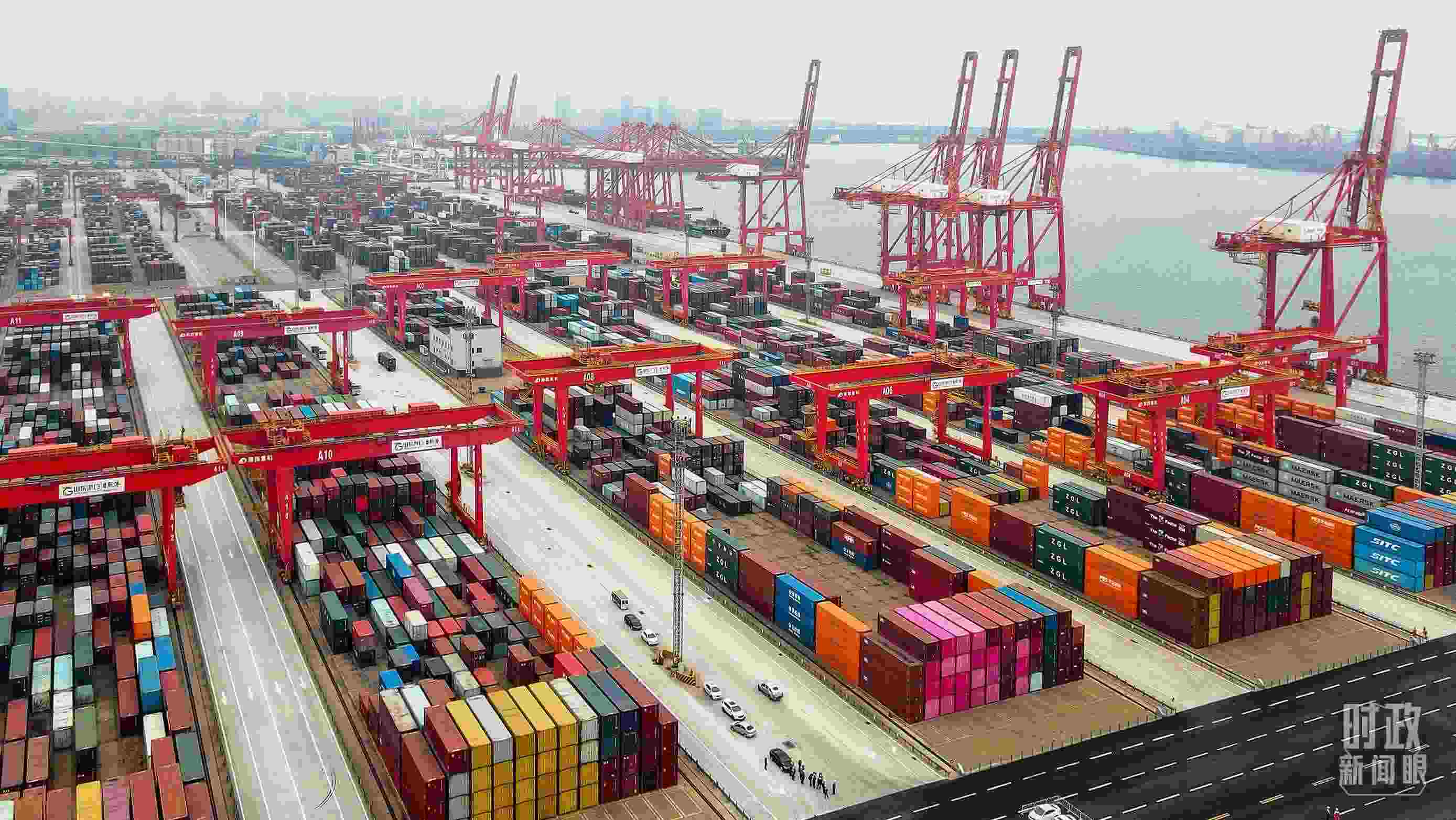 △山東日照港。（總臺(tái)央視記者劉琦拍攝）