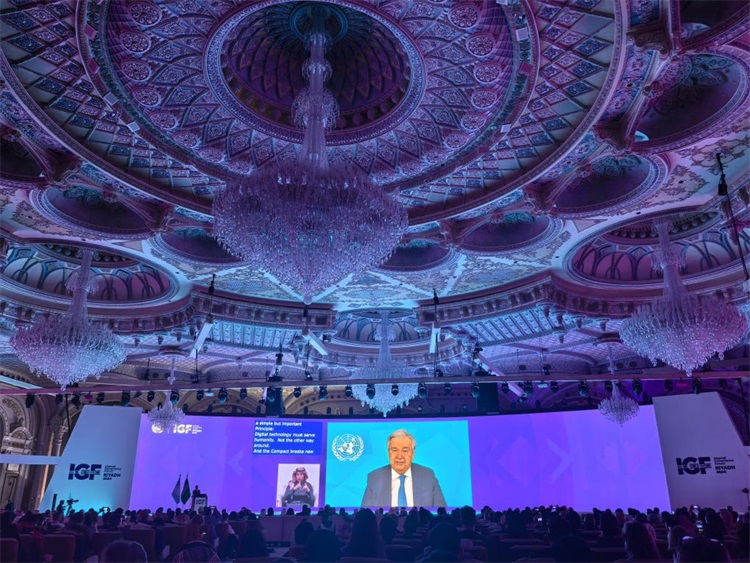 圖為第19屆聯(lián)合國(guó)互聯(lián)網(wǎng)治理論壇（IGF）“推動(dòng)科技企業(yè)履行兒童網(wǎng)絡(luò)保護(hù)責(zé)任”開(kāi)放論壇活動(dòng)現(xiàn)場(chǎng)。中國(guó)傳媒大學(xué)供圖。