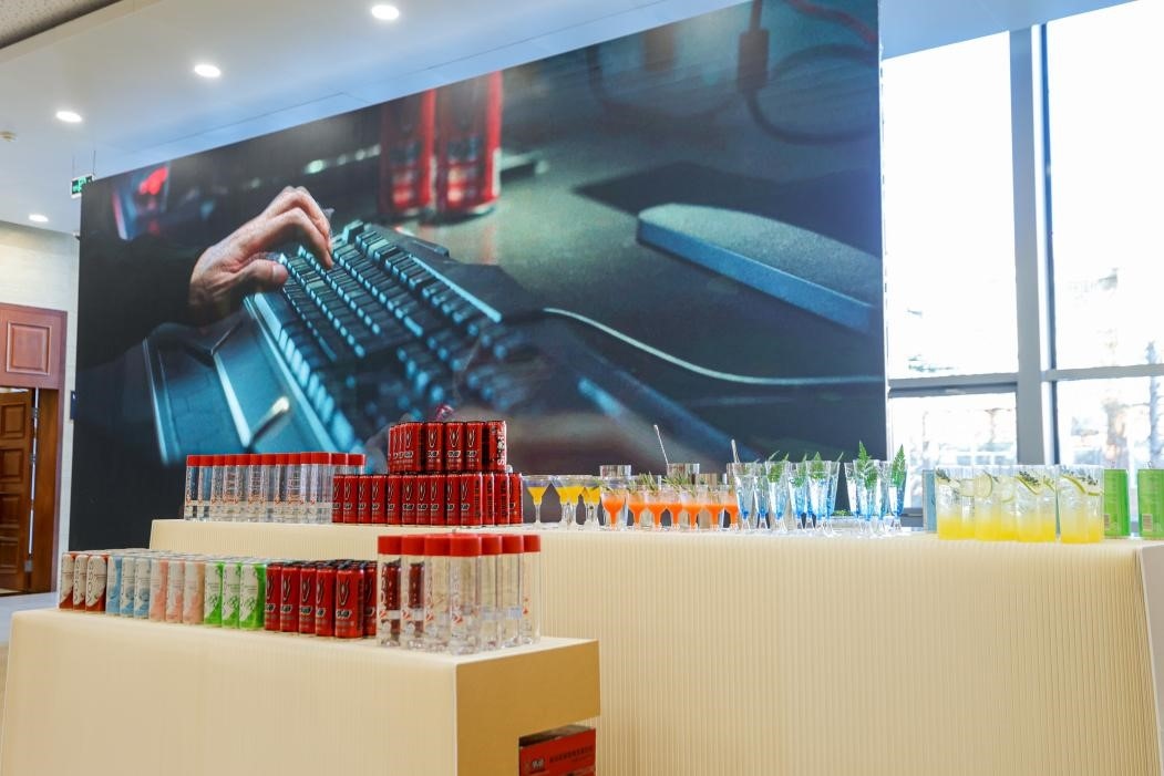 展區(qū)里的特調(diào)飲品區(qū)域。王佳雨攝
