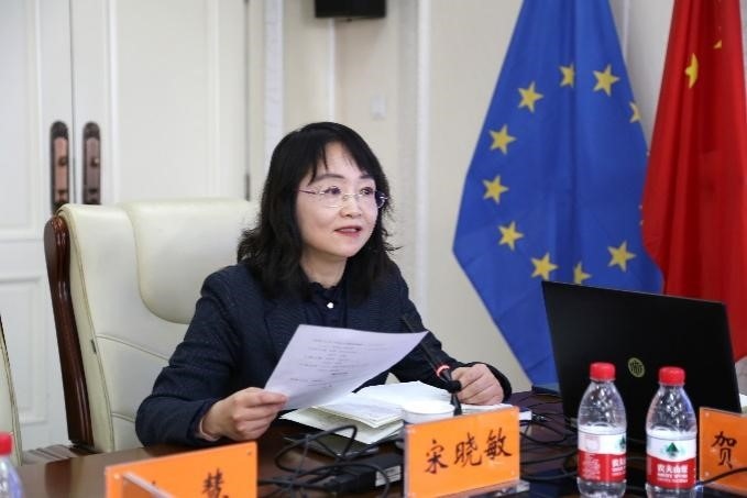 中國社會科學(xué)院歐洲研究所《歐洲研究》總編輯、中國歐洲學(xué)會秘書長宋曉敏教授主持研討會。吳迪攝