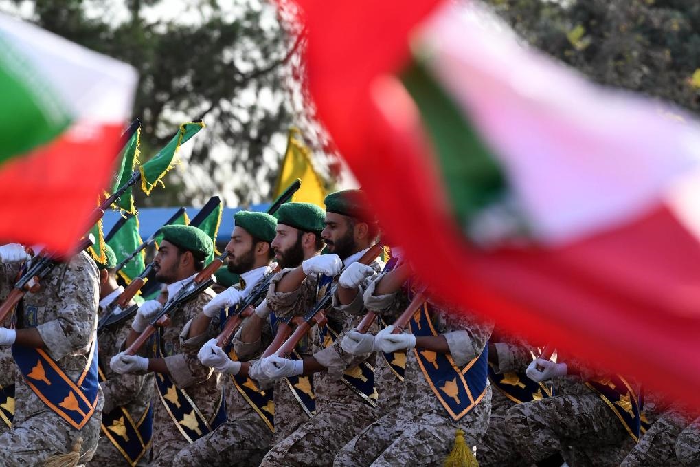 2024年9月21日，伊朗軍人在首都德黑蘭參加閱兵式。新華社記者沙達(dá)提攝