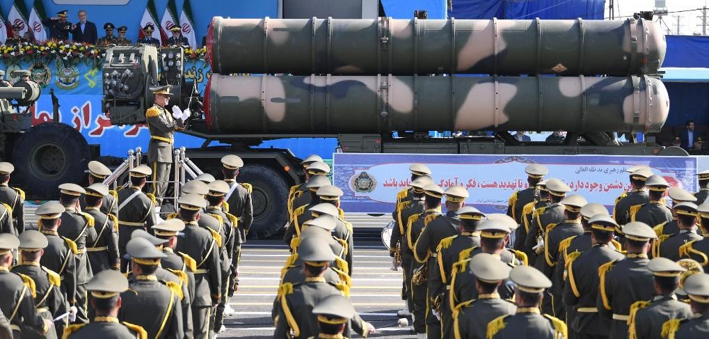 這是2024年9月21日在伊朗首都德黑蘭拍攝的閱兵式現(xiàn)場(chǎng)。新華社記者沙達(dá)提攝