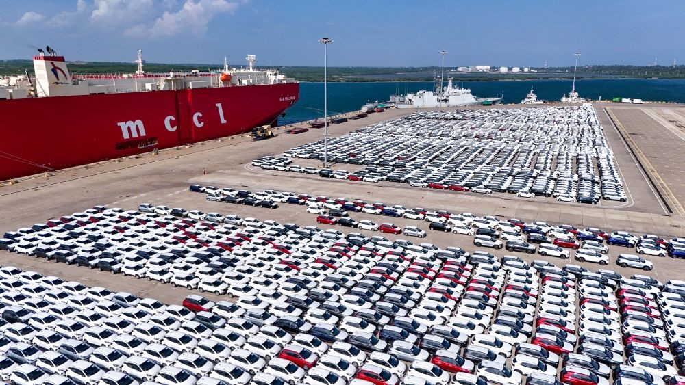 這是2024年3月28日拍攝的斯里蘭卡漢班托塔港（無人機(jī)照片）。新華社記者徐欽攝