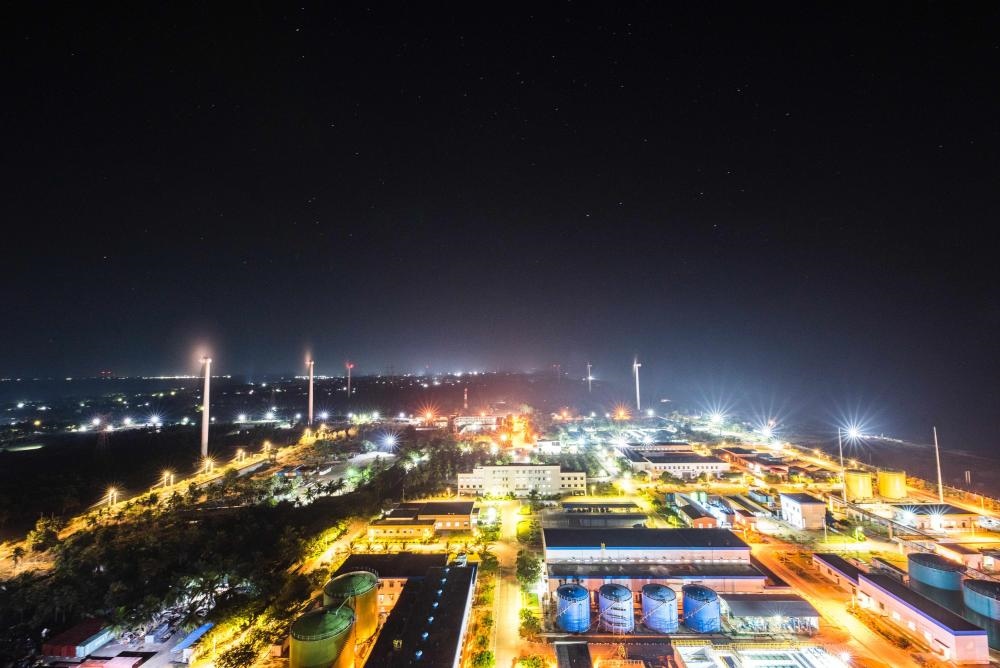 這是斯里蘭卡普特拉姆電站夜景（2020年12月8日攝）。新華社發(fā)（普特拉姆電站供圖）