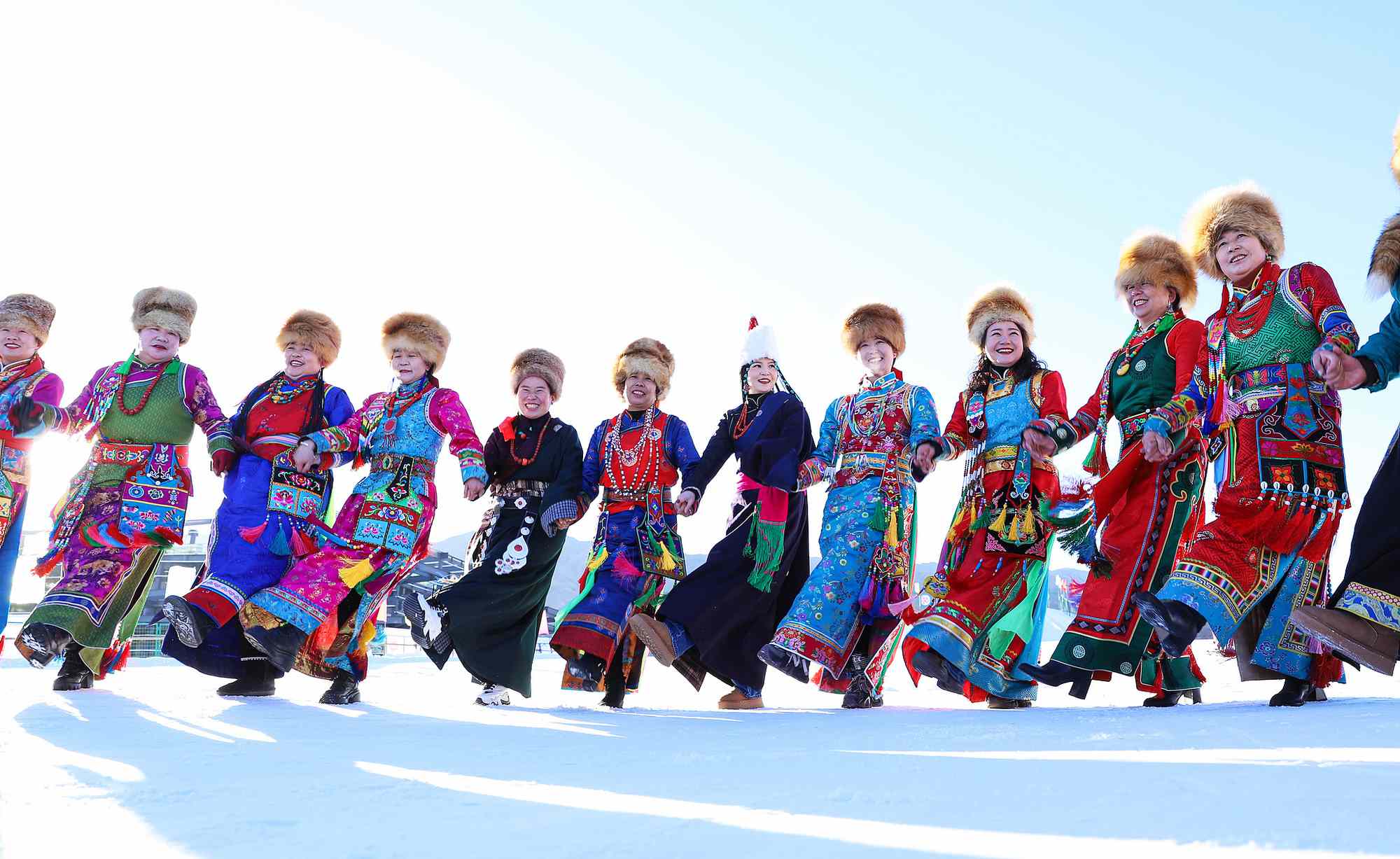 甘肅張掖，雪地千人鍋莊舞表演