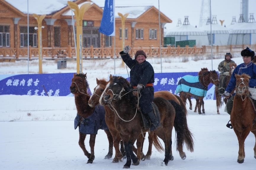 呼倫貝爾冰雪那達慕。人民網(wǎng)記者 趙夢月攝