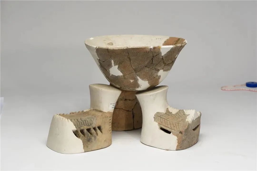 陶缽支座組合。國博供圖