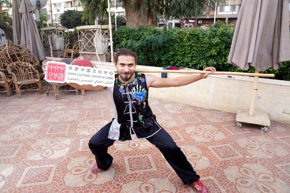 埃及民眾參與中國文化體驗(yàn)活動(dòng)。開羅中國文化中心供圖