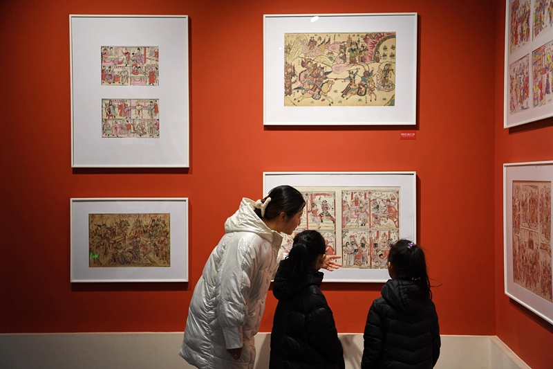 2023年2月3日，游客在河北武強(qiáng)年畫(huà)博物館內(nèi)參觀。