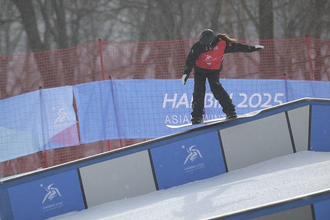 2月8日，張小楠在比賽中。新華社記者 楊冠宇攝