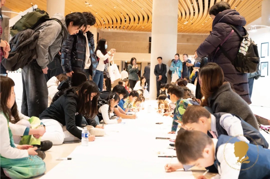 第三屆國際藝術(shù)聯(lián)創(chuàng)聯(lián)展盛大開幕。法中交流促進會供圖