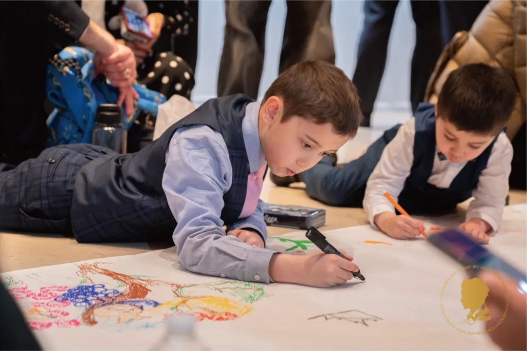 圖5：第三屆國際藝術(shù)聯(lián)創(chuàng)聯(lián)展盛大開幕。法中交流促進會供圖