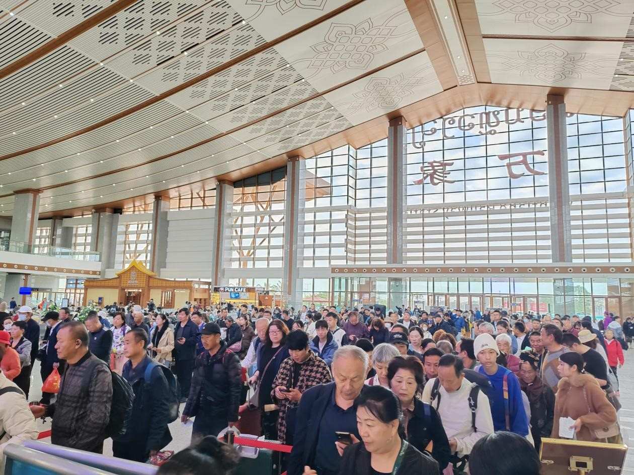 春節(jié)期間的中老鐵路萬象站。李加勇攝