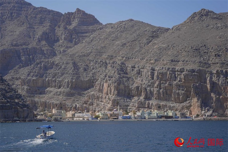 遠(yuǎn)眺庫姆扎爾村。人民網(wǎng) 塔里克·易卜拉欣攝