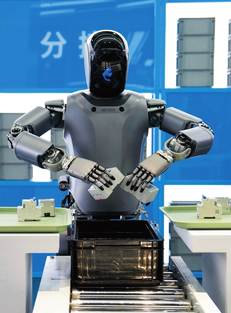 北京“機器人大世界”展示的優(yōu)必選人形機器人（2025年2月24日攝）。鞠煥宗攝/本刊