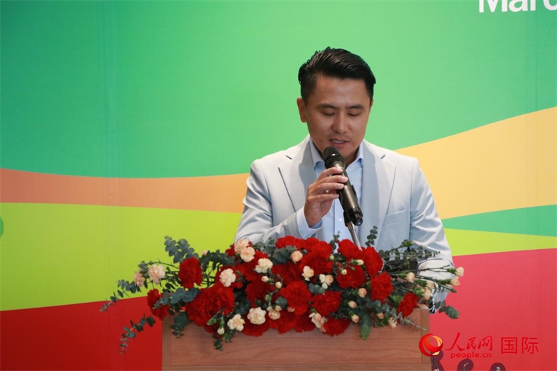 泰國(guó)華人青年商會(huì)會(huì)長(zhǎng)刁刻佳發(fā)表講話。朱瀟逸攝