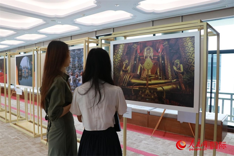 “遇見(jiàn)”攝影展現(xiàn)場(chǎng)。朱瀟逸攝