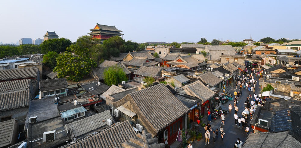 遠(yuǎn)眺鐘鼓樓。新華社記者 陳鐘昊 攝