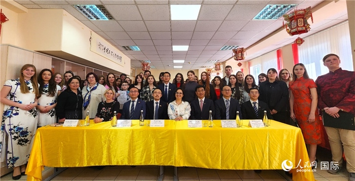 參加中文翻譯比賽全體人員合影。人民網(wǎng)記者 蔡子暢攝