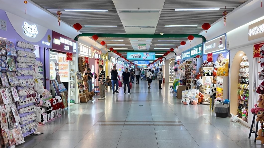 4月30日，義烏國際商貿(mào)城一區(qū)現(xiàn)場。人民網(wǎng)記者 王仁宏攝