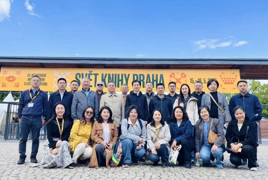 中國出版界代表團(tuán)合影。圖片均由國圖集團(tuán)供圖