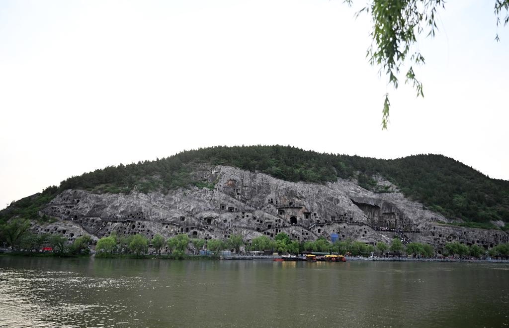 這是近日拍攝的洛陽龍門石窟。新華社記者 李嘉南 攝